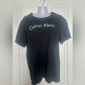 Calvin Klein Women’s T-shirt - Size XL